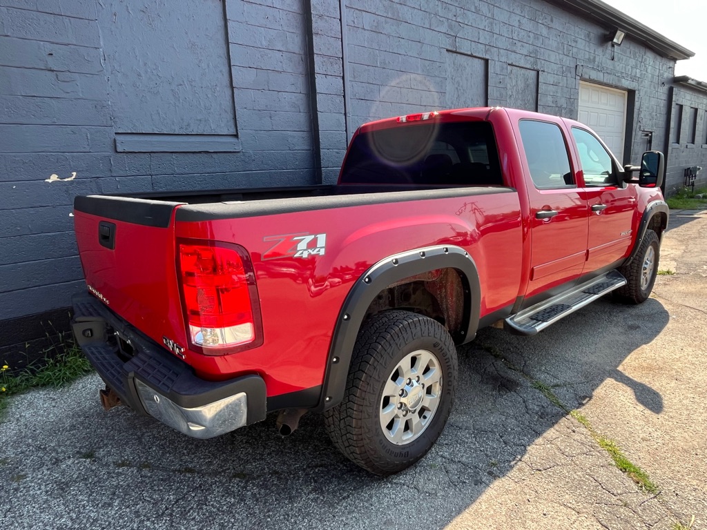 Photo 7 of this GMC SIERRA