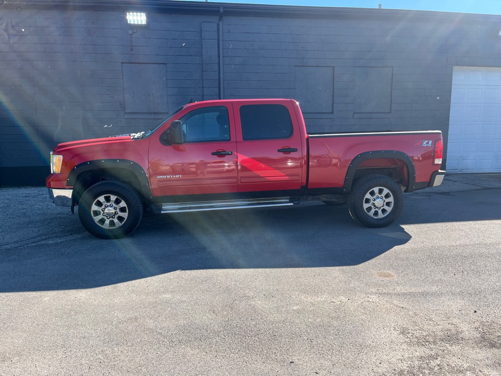 Photo 13 of this GMC SIERRA