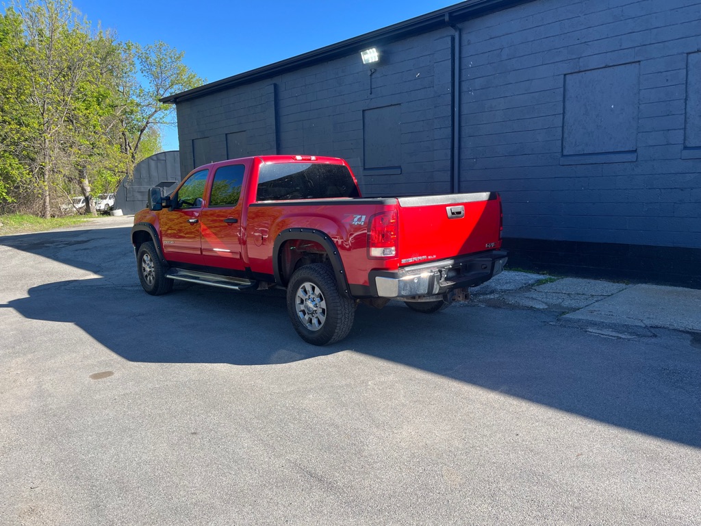 Photo 14 of this GMC SIERRA