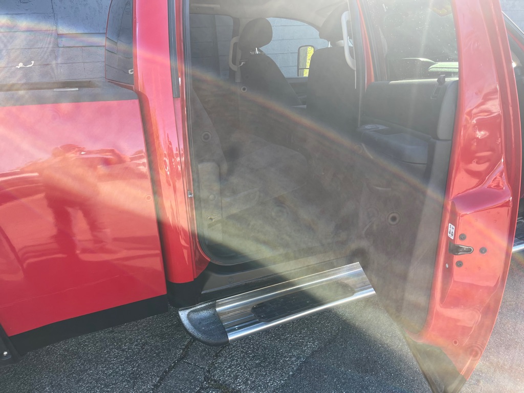 Photo 19 of this GMC SIERRA