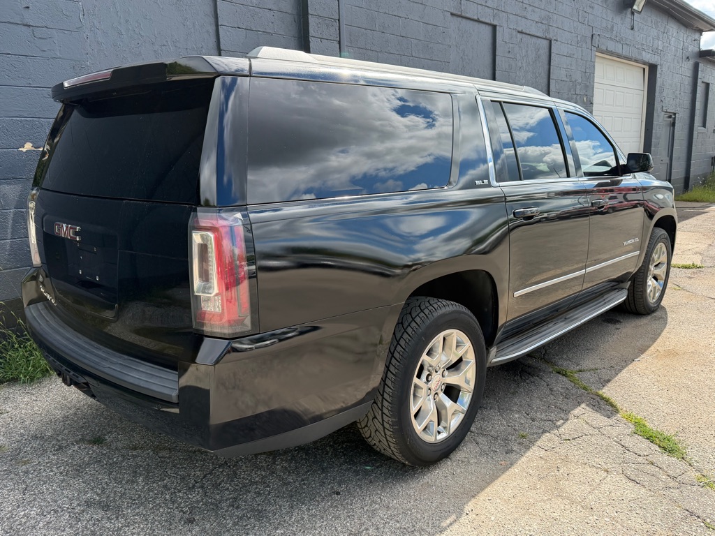 Photo 4 of this GMC YUKON XL