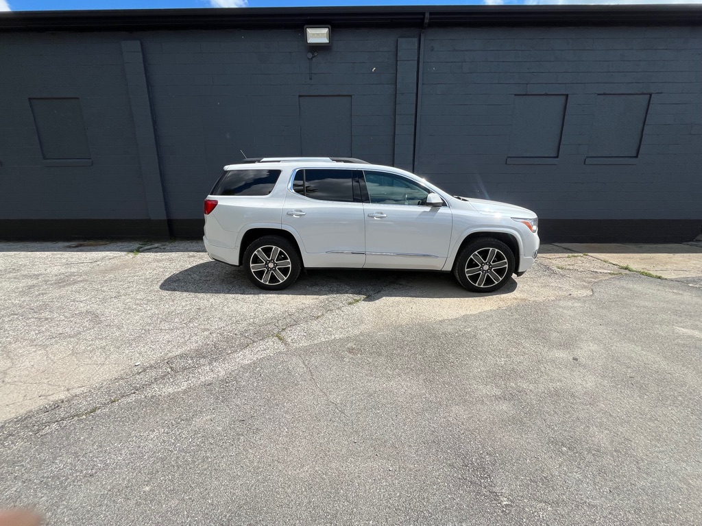  2017 GMC Acadia Denali AWD   