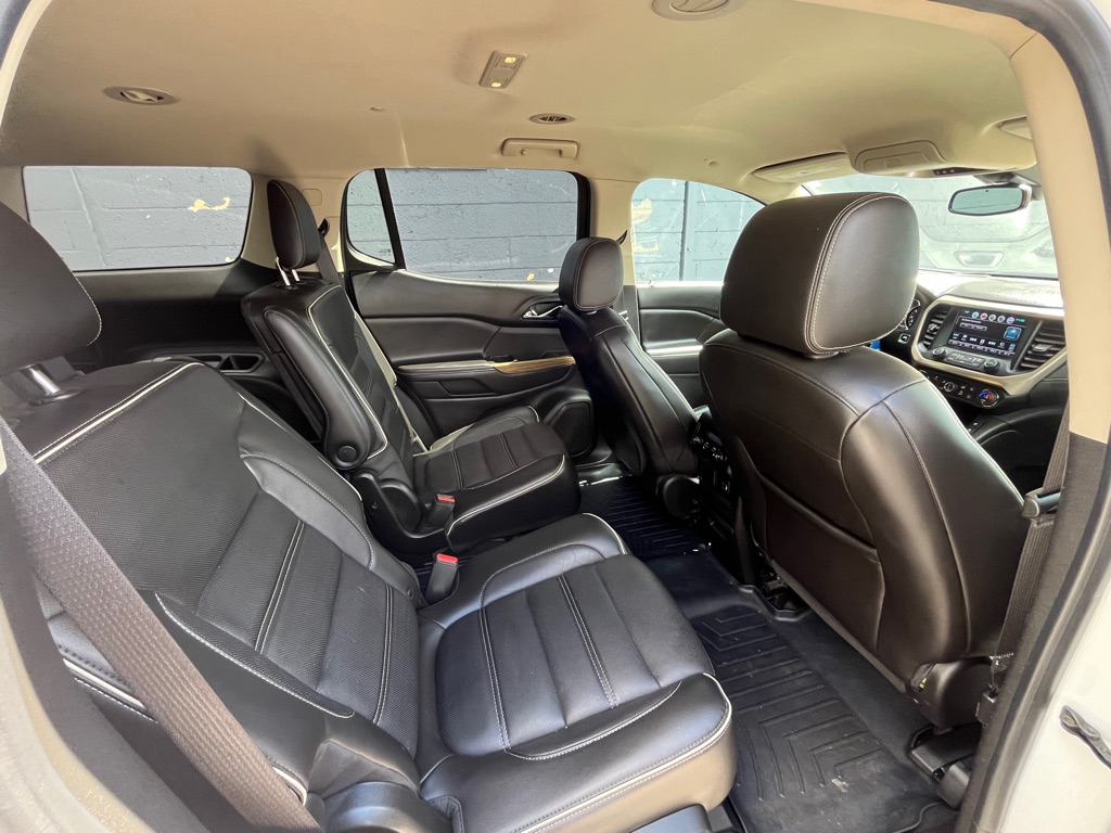Photo 15 of this GMC ACADIA