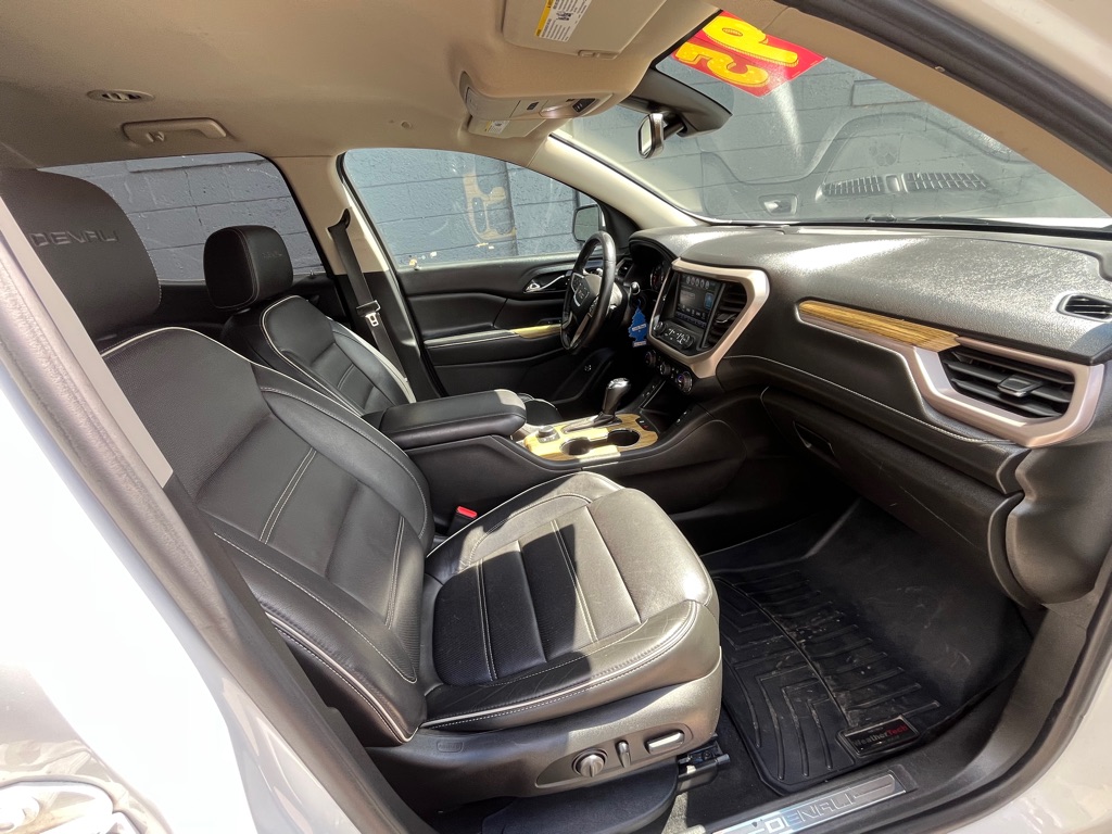 Photo 14 of this GMC ACADIA