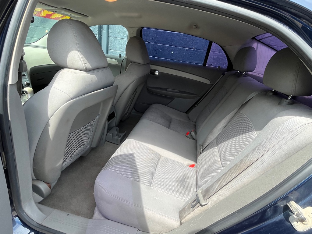 Photo 7 of this CHEVROLET MALIBU