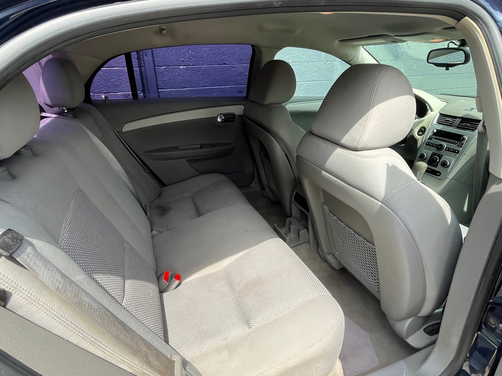 Photo 9 of this CHEVROLET MALIBU