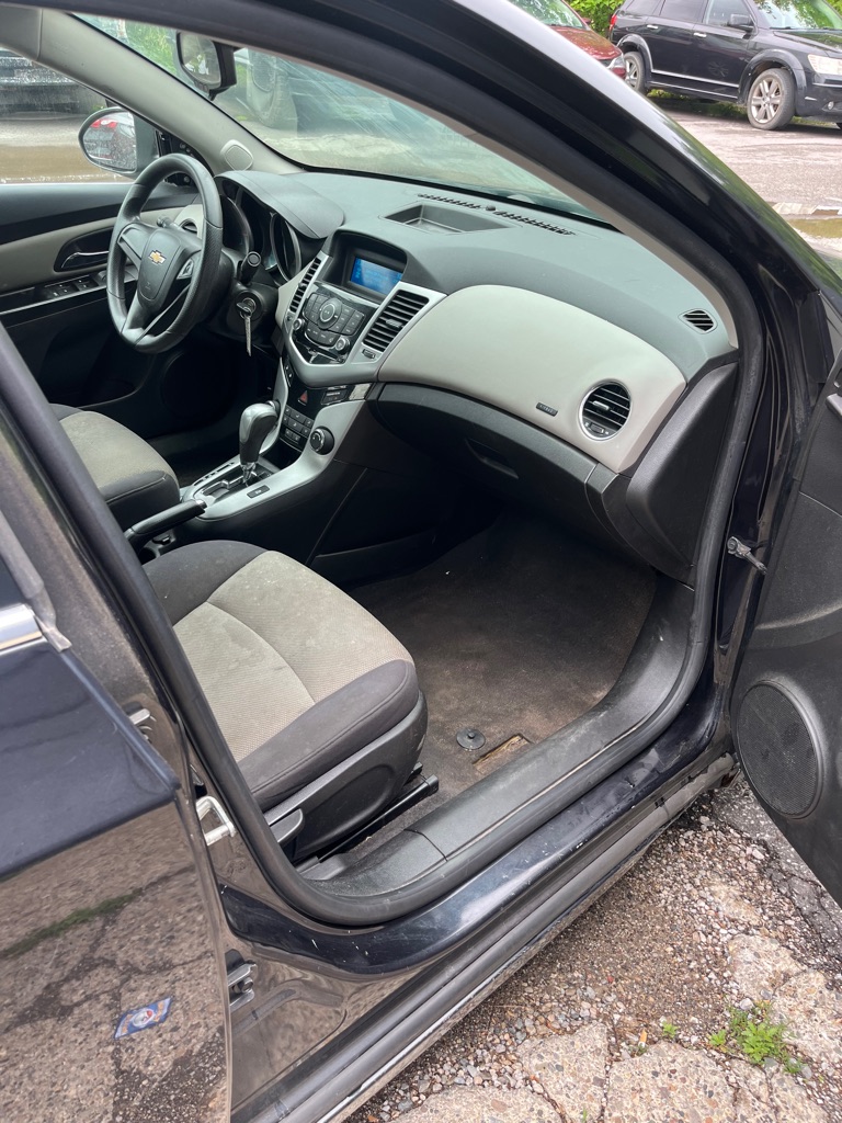 Photo 12 of this CHEVROLET CRUZE