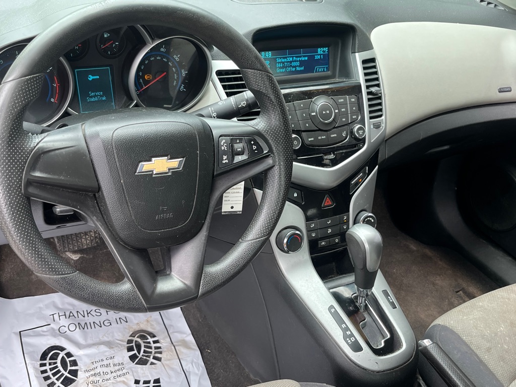 Photo 16 of this CHEVROLET CRUZE
