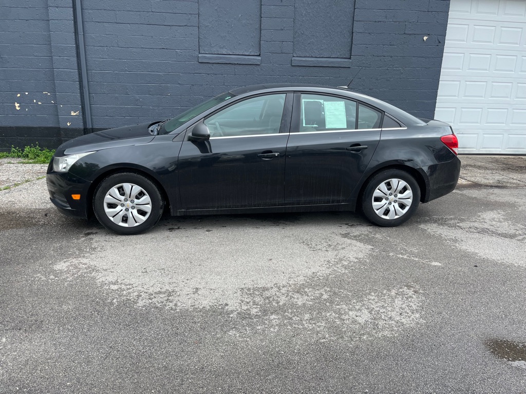 Photo 3 of this CHEVROLET CRUZE
