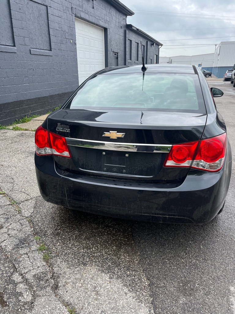 Photo 7 of this CHEVROLET CRUZE