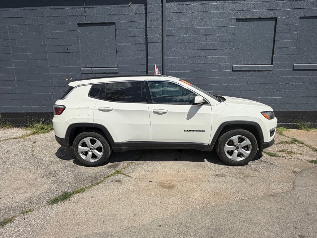 Photo 4 of this JEEP COMPASS