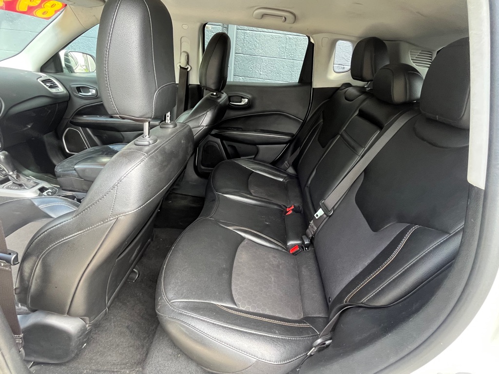 Photo 15 of this JEEP COMPASS