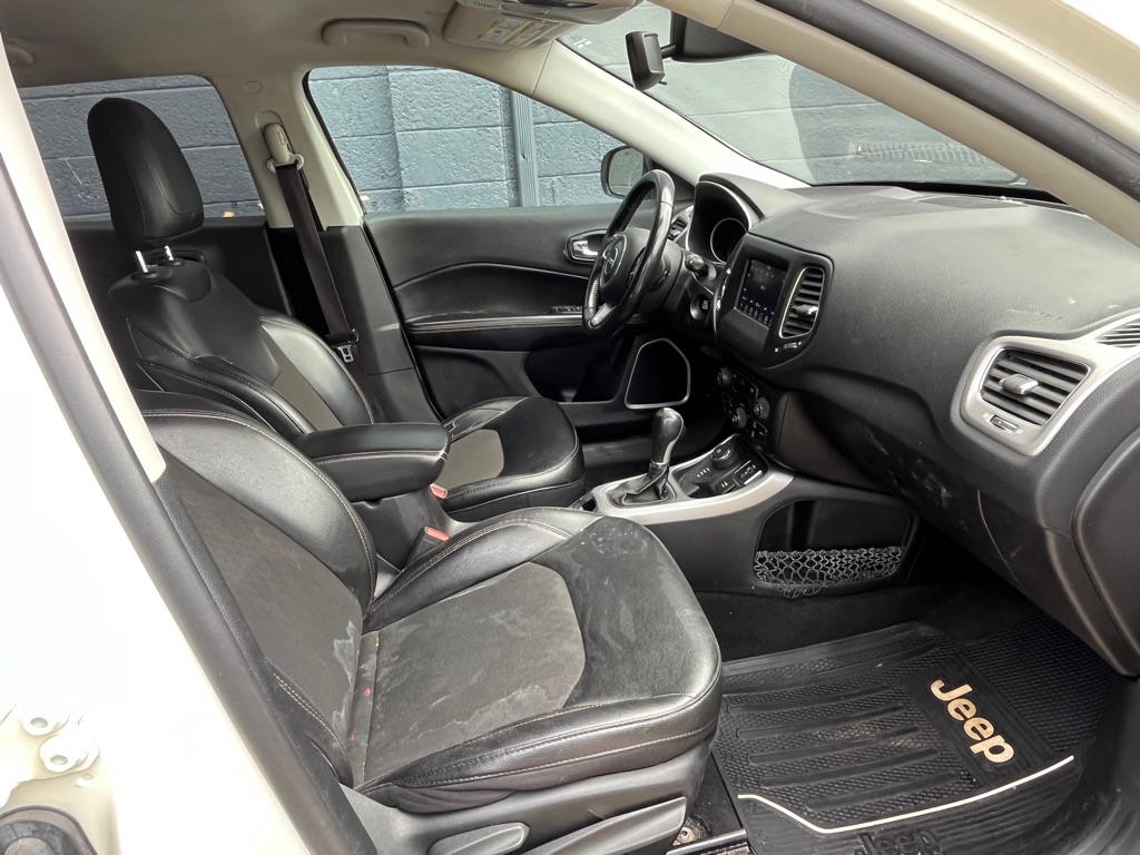 Photo 16 of this JEEP COMPASS