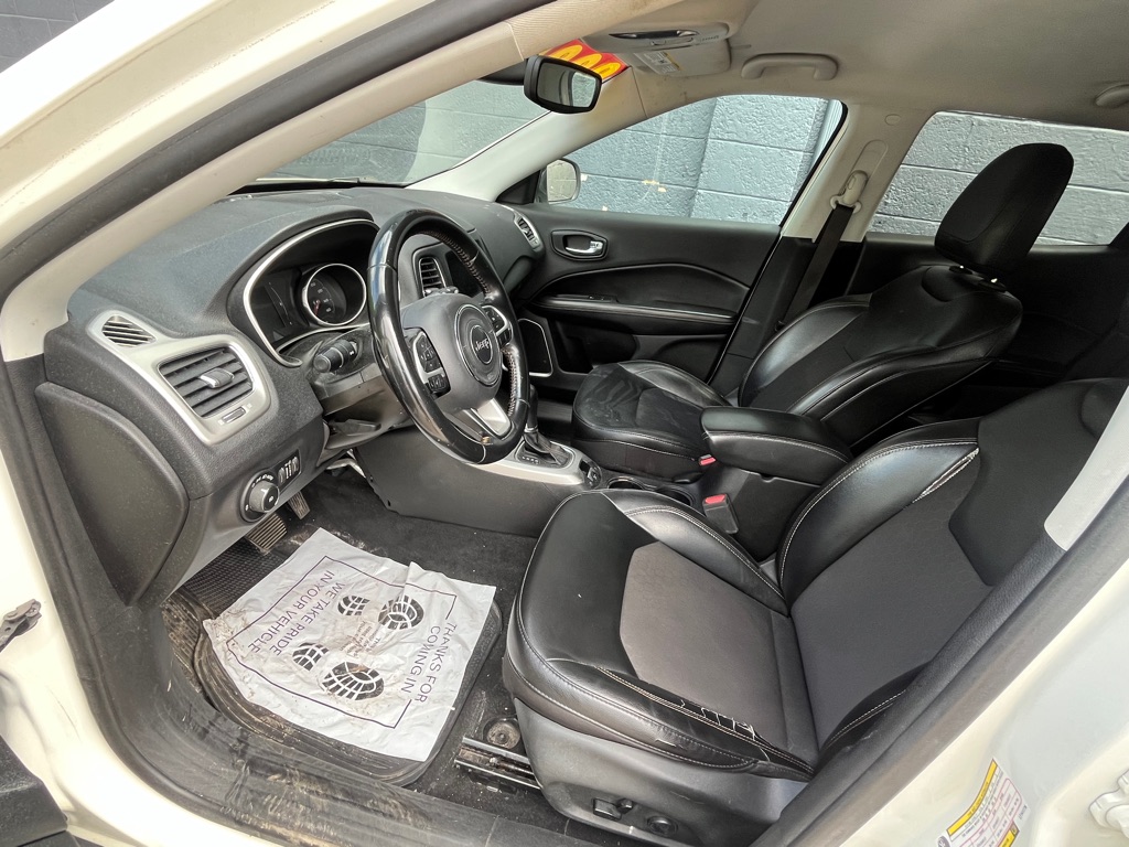 Photo 14 of this JEEP COMPASS