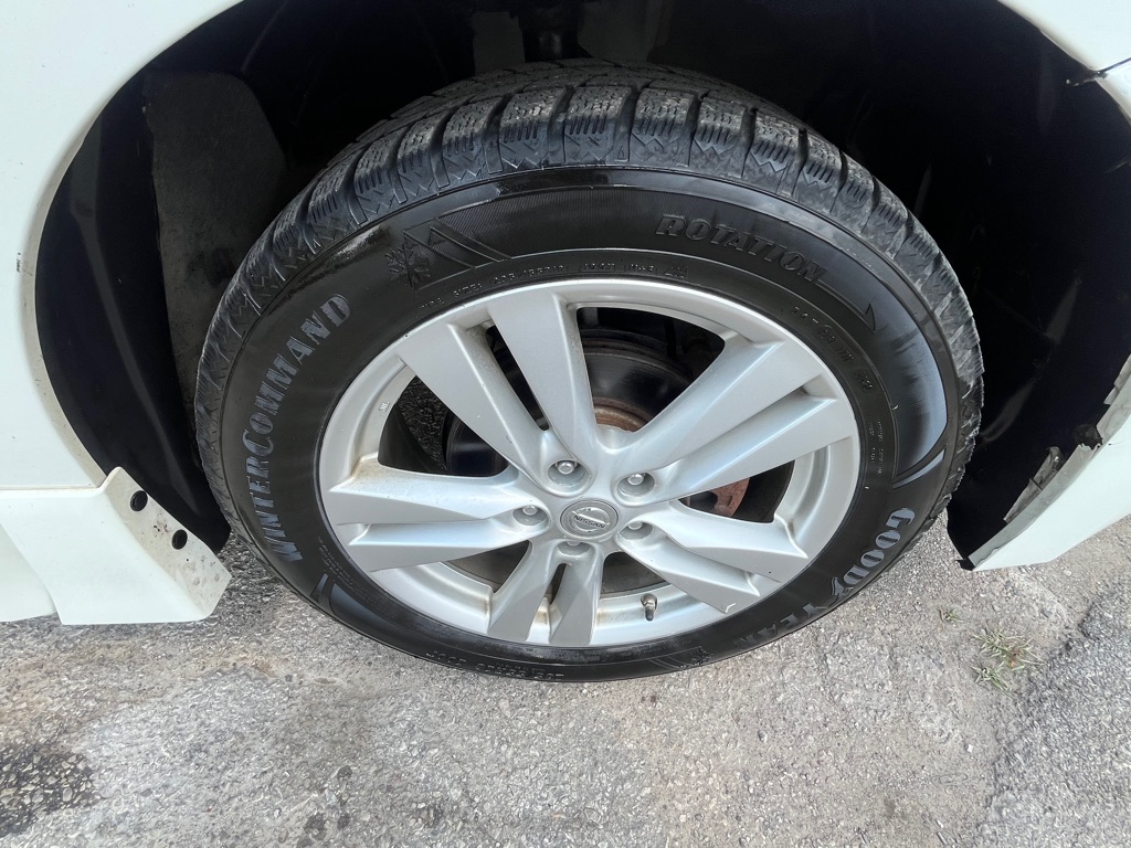 Photo 28 of this NISSAN QUEST