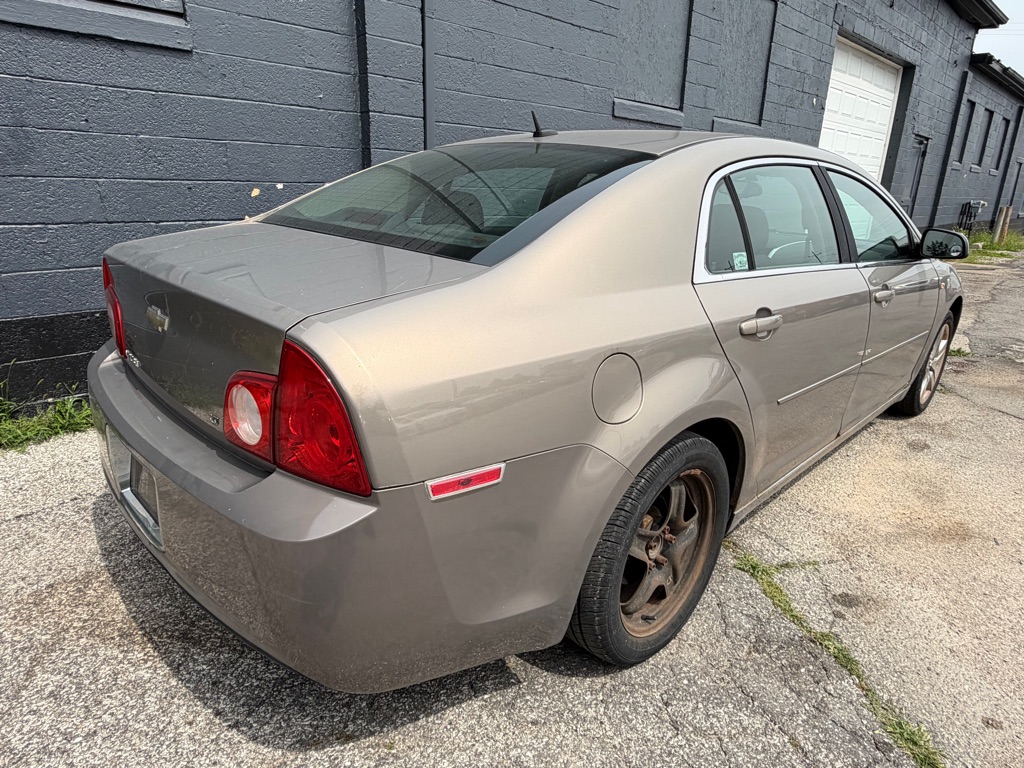 Photo 6 of this CHEVROLET MALIBU