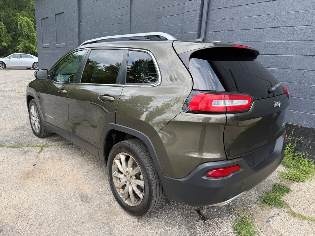Photo 7 of this JEEP CHEROKEE