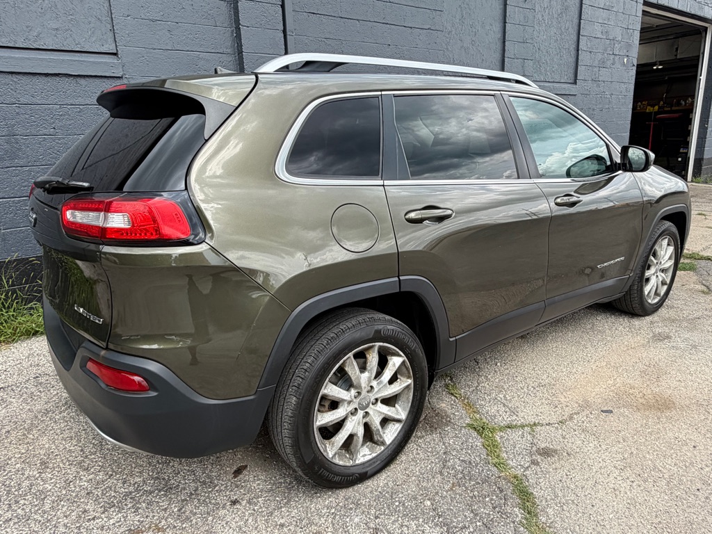 Photo 4 of this JEEP CHEROKEE