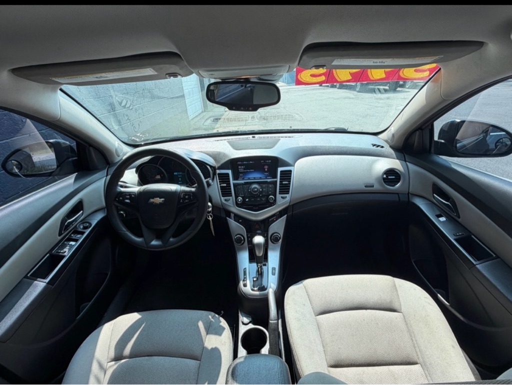 Photo 12 of this CHEVROLET CRUZE LIMITED