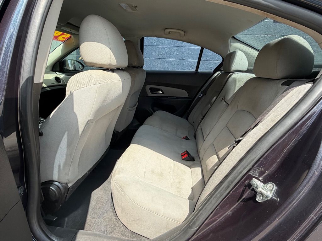 Photo 9 of this CHEVROLET CRUZE LIMITED