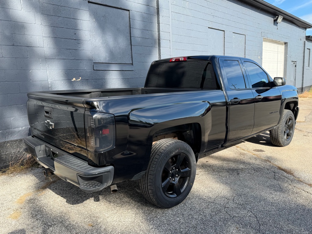 Photo 8 of this CHEVROLET SILVERADO 1500