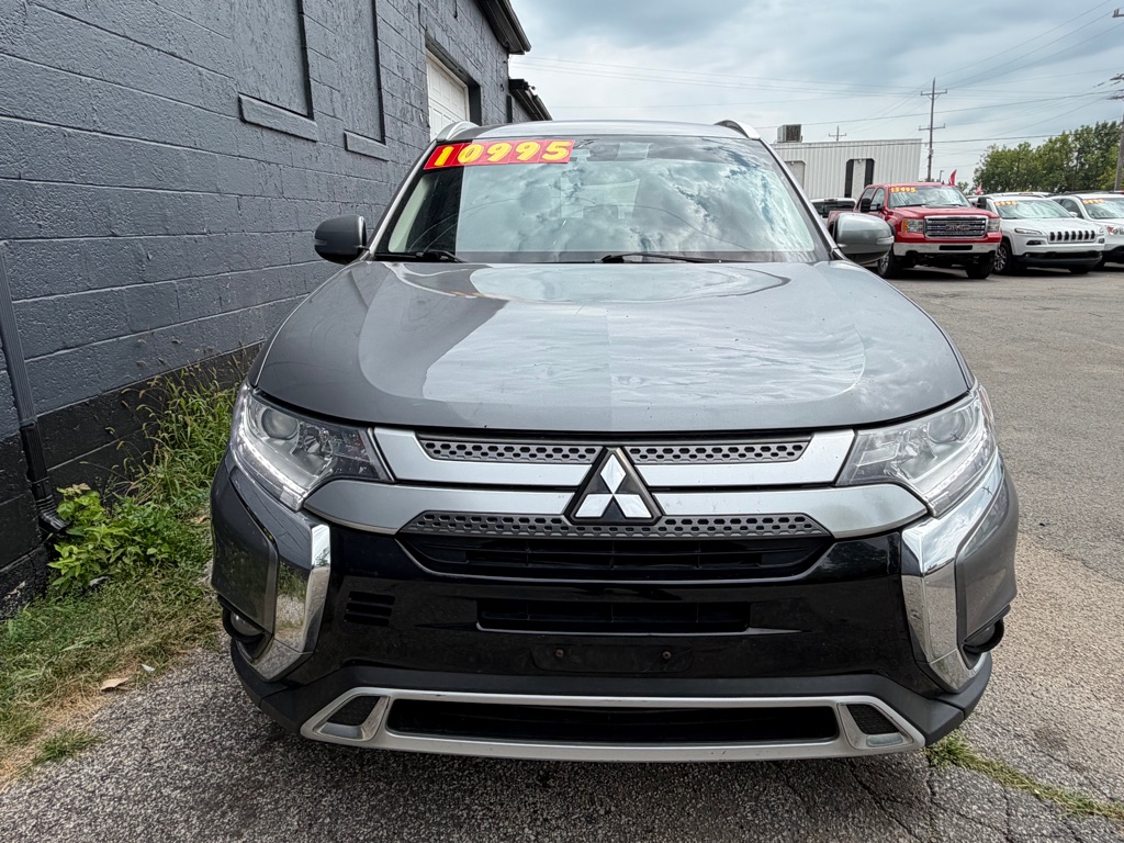 Photo 6 of this MITSUBISHI OUTLANDER