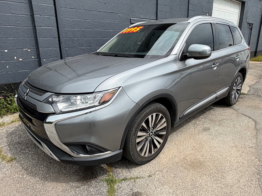 Photo 2 of this MITSUBISHI OUTLANDER