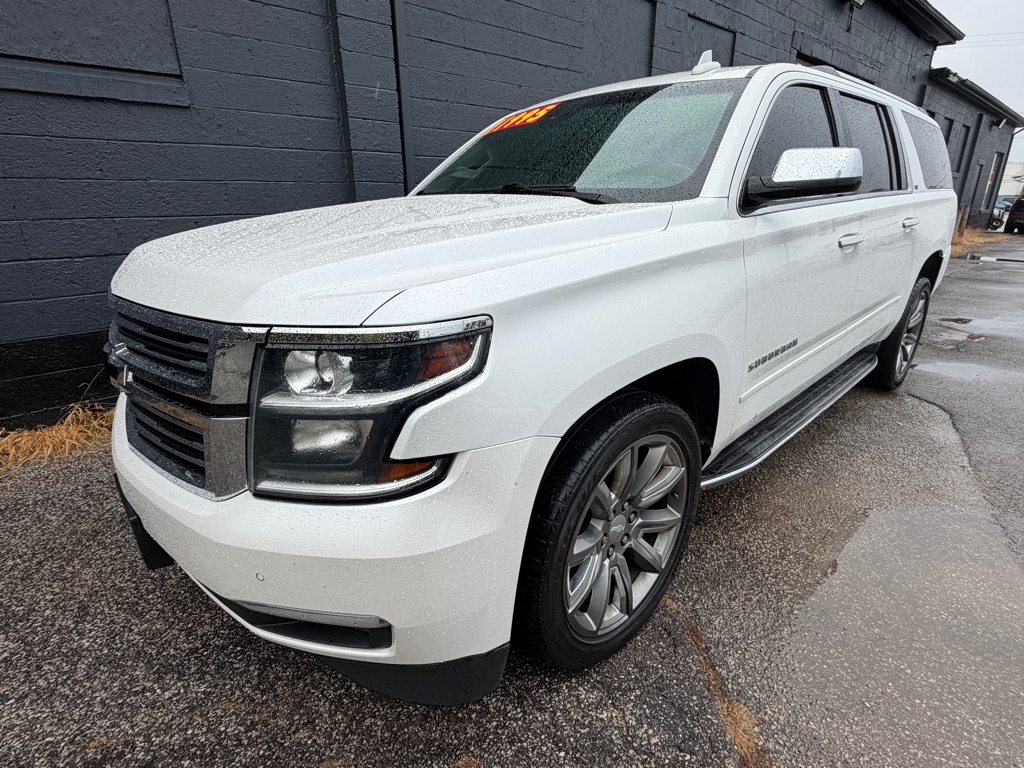 Photo 2 of this CHEVROLET SUBURBAN