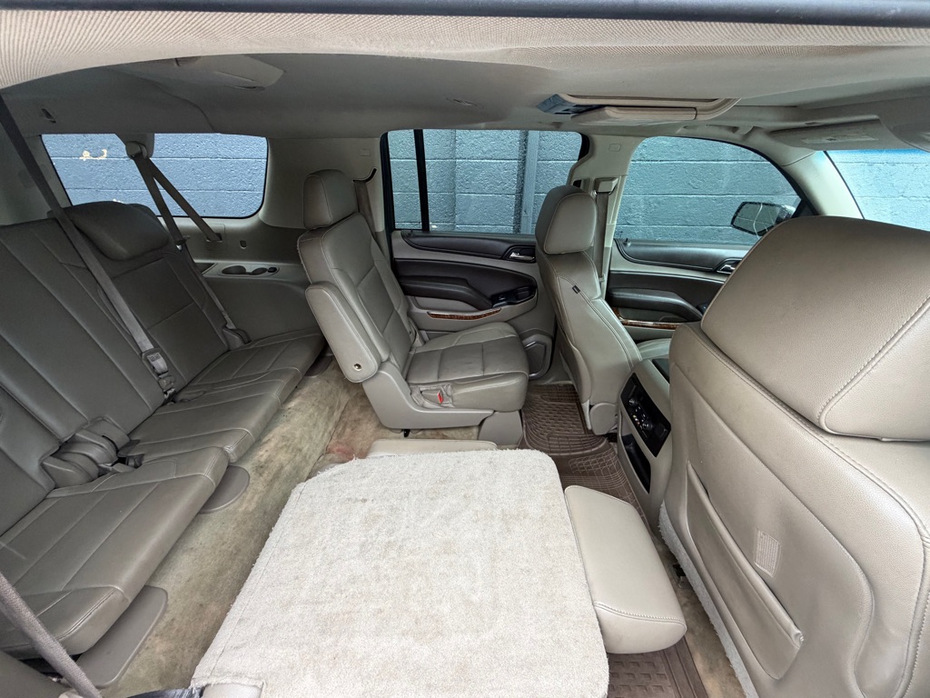 Photo 13 of this CHEVROLET SUBURBAN