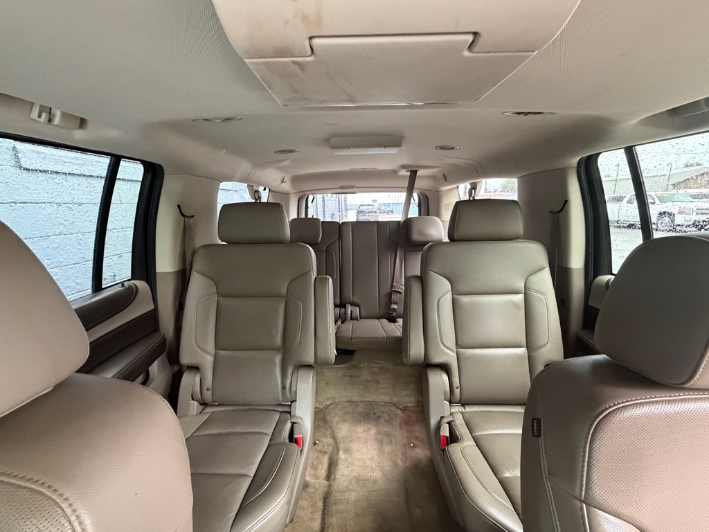 Photo 14 of this CHEVROLET SUBURBAN