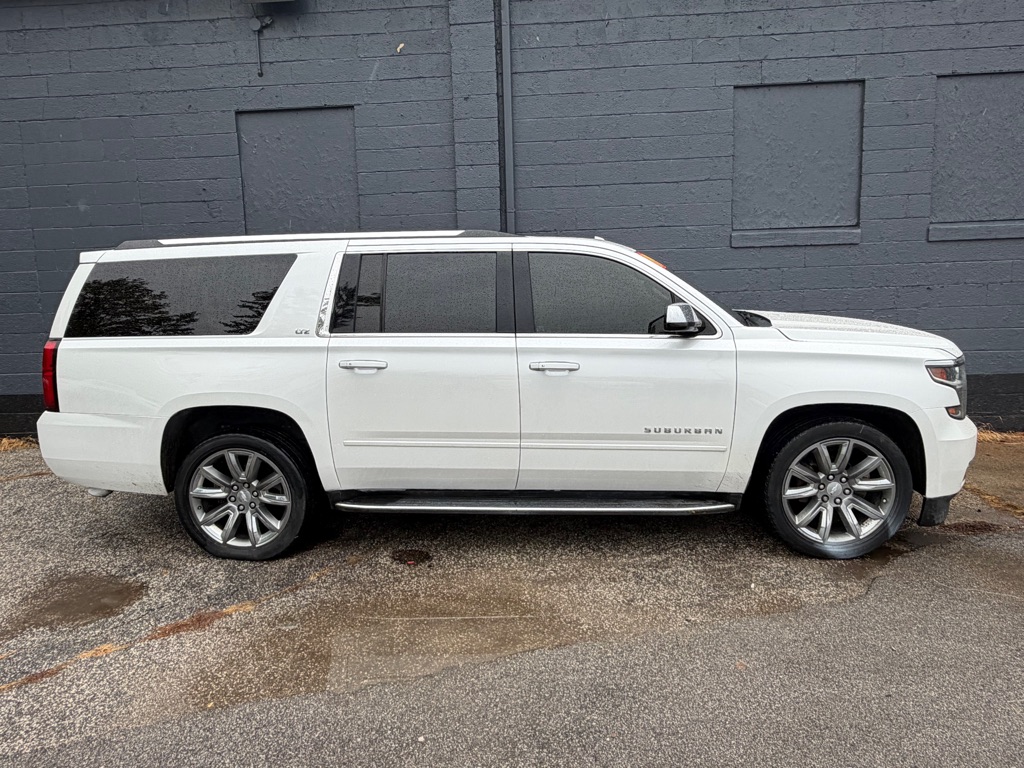 Photo 3 of this CHEVROLET SUBURBAN