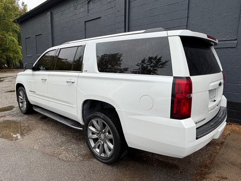 Photo 5 of this CHEVROLET SUBURBAN