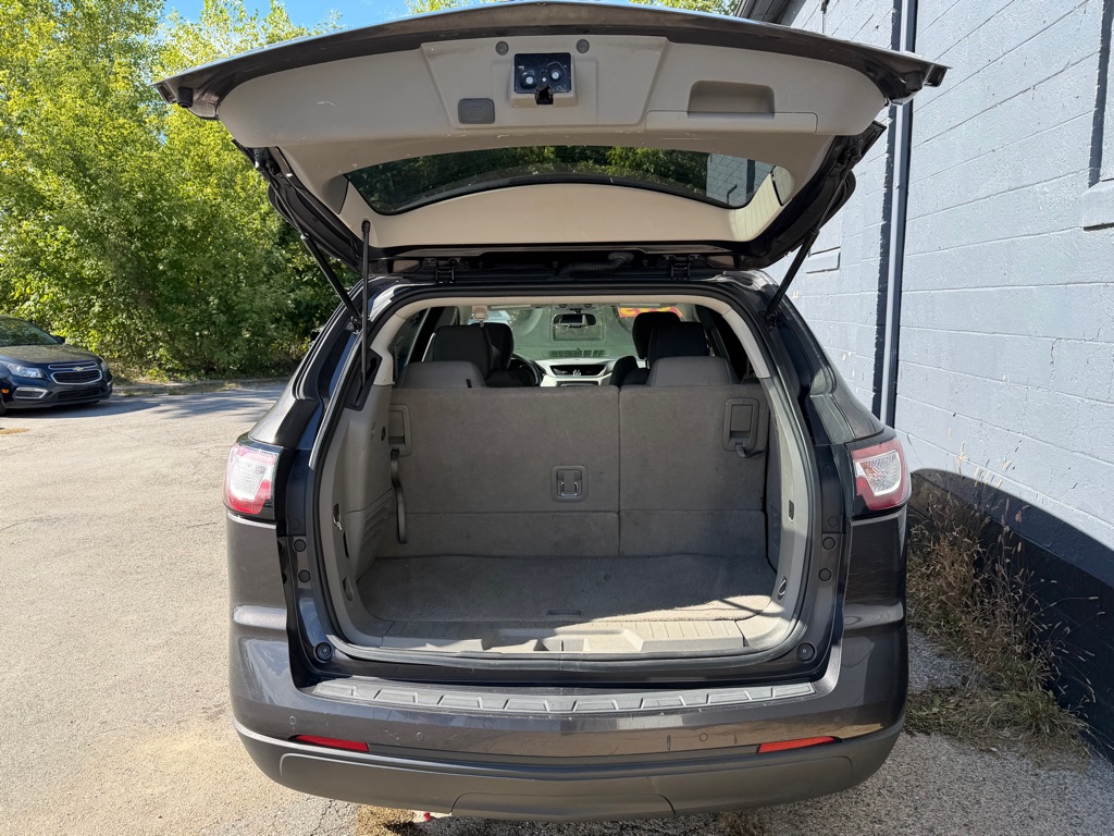 Photo 7 of this CHEVROLET TRAVERSE