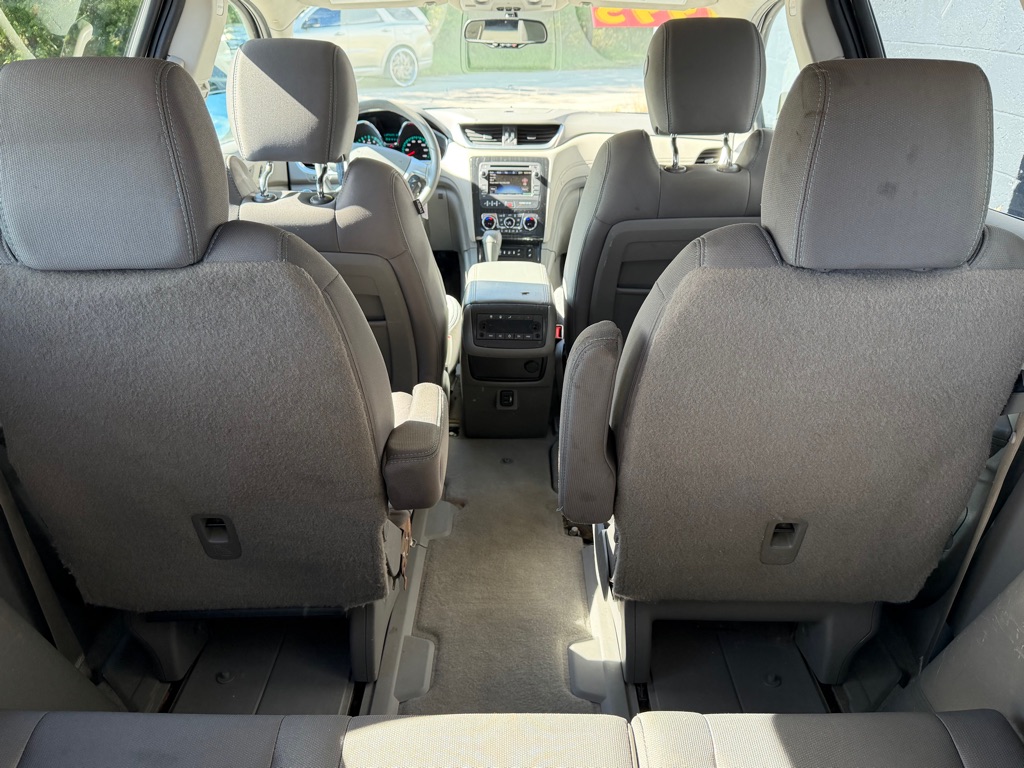 Photo 14 of this CHEVROLET TRAVERSE
