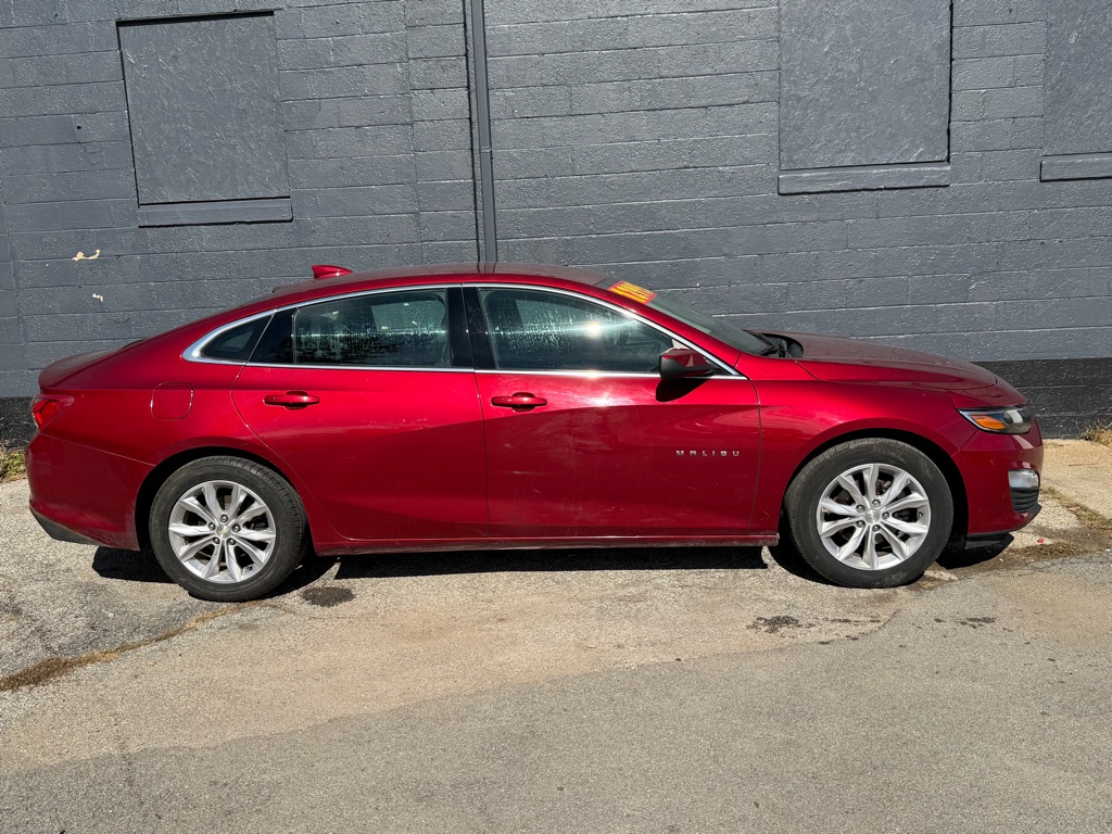 Photo 6 of this CHEVROLET MALIBU