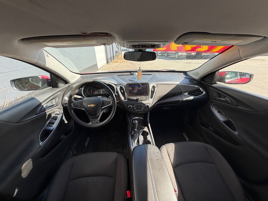 Photo 14 of this CHEVROLET MALIBU