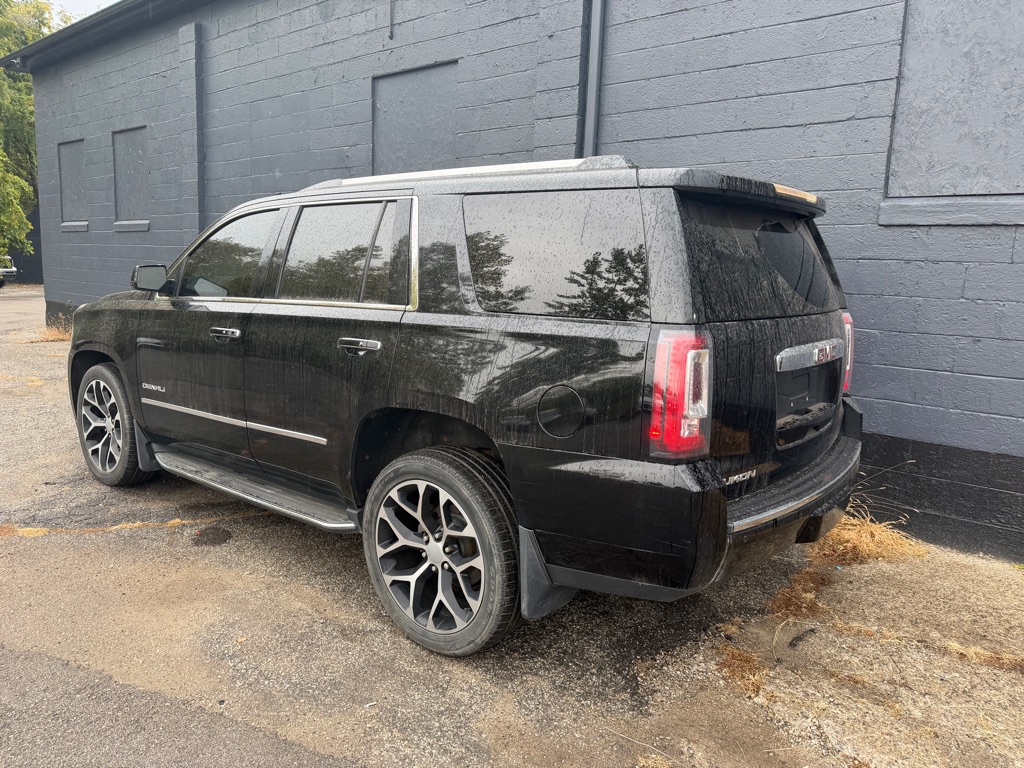 Photo 9 of this GMC YUKON