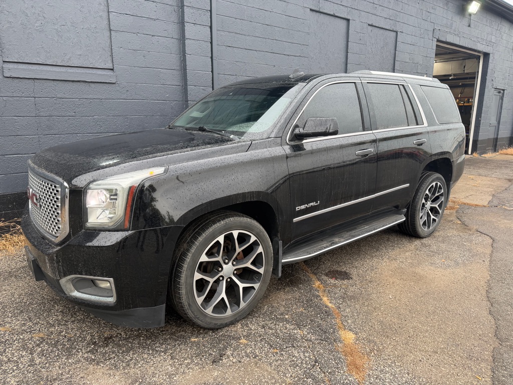 Photo 2 of this GMC YUKON