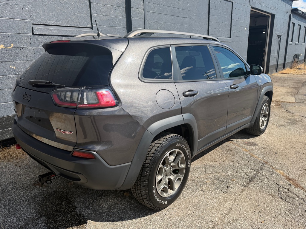 Photo 5 of this JEEP CHEROKEE