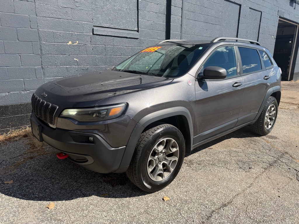 Photo 2 of this JEEP CHEROKEE
