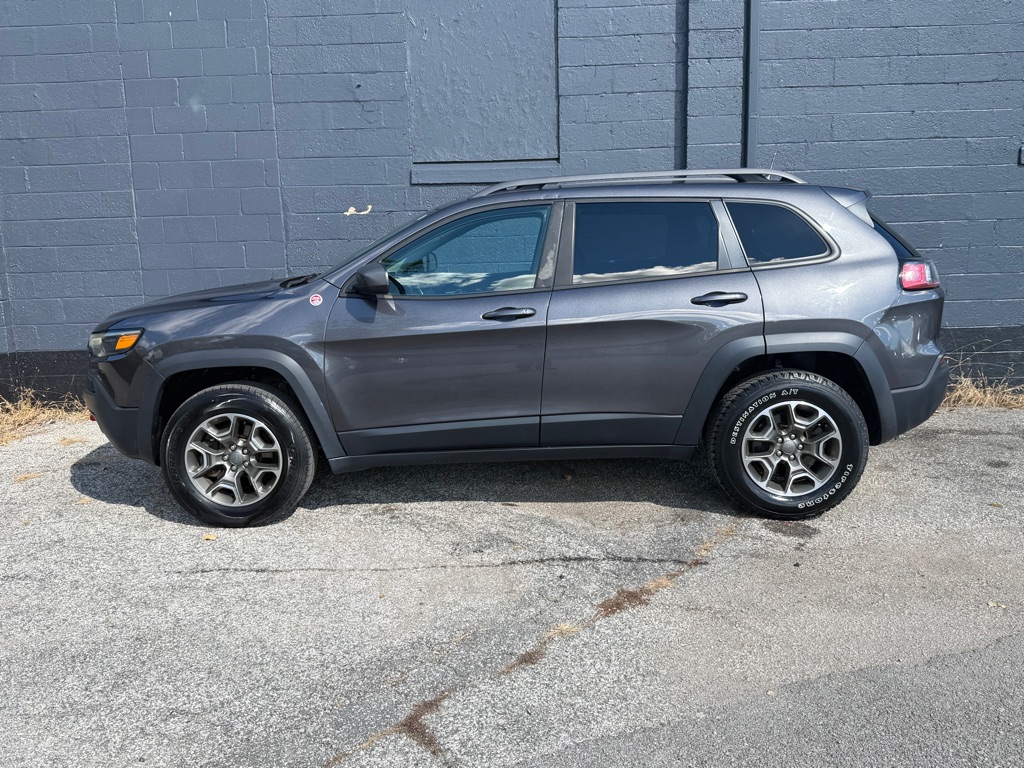 Photo 3 of this JEEP CHEROKEE