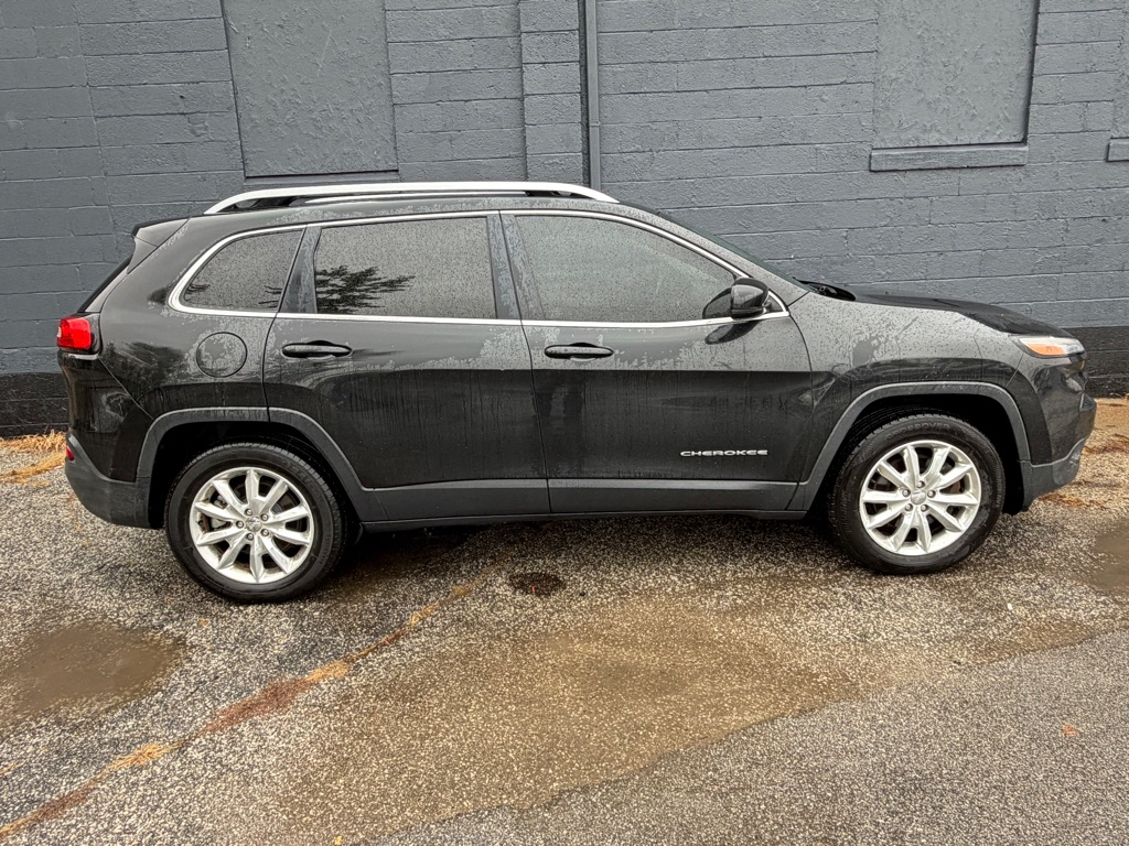 Photo 3 of this JEEP CHEROKEE