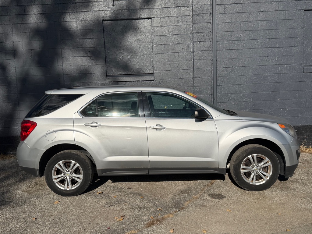 Photo 3 of this CHEVROLET EQUINOX
