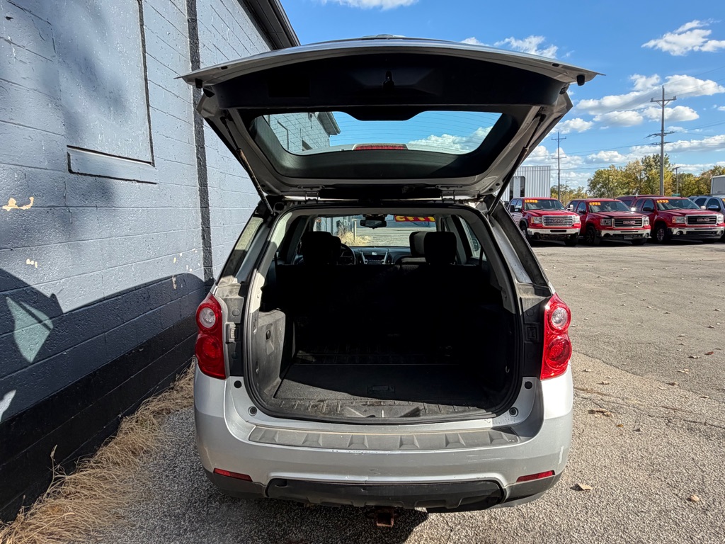 Photo 8 of this CHEVROLET EQUINOX