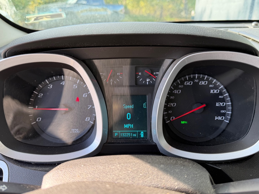 Photo 15 of this CHEVROLET EQUINOX
