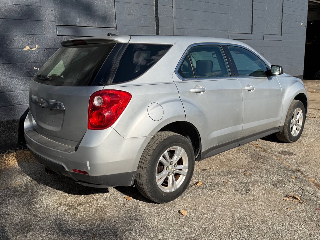 Photo 5 of this CHEVROLET EQUINOX