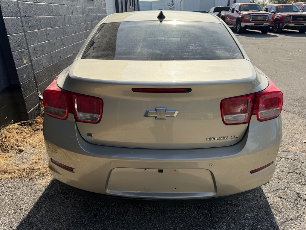 Photo 4 of this CHEVROLET MALIBU