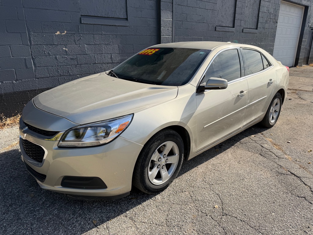 Photo 2 of this CHEVROLET MALIBU