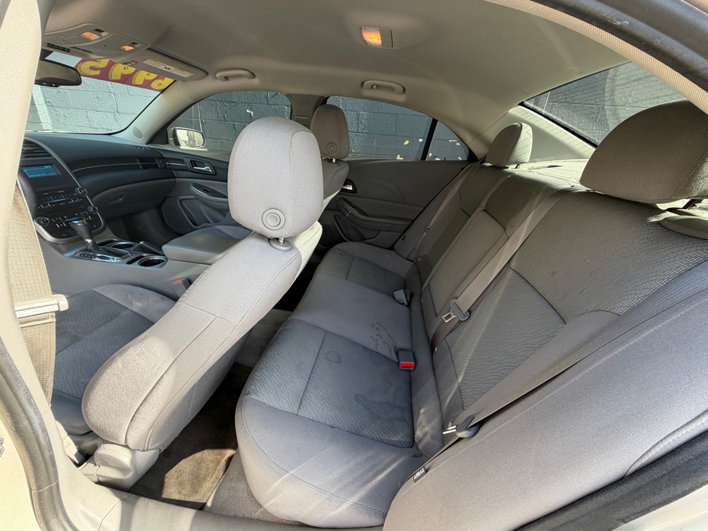 Photo 9 of this CHEVROLET MALIBU