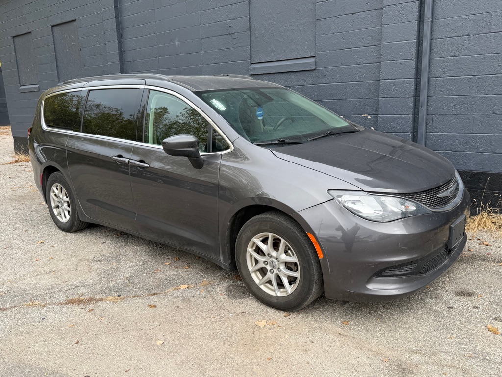 2021 CHRYSLER VOYAGER